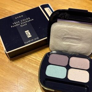 Avon True Color Eyeshadow Quad - Lavender, Aqua, Ivory